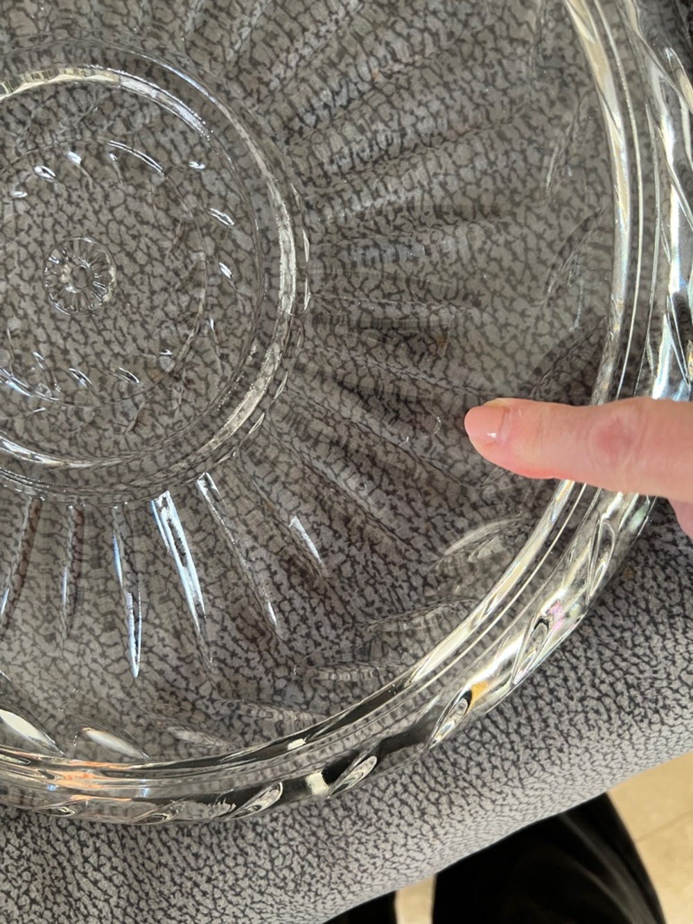 VTG Colony Crafts 14” Crystal Glass Serving Platter Heavy Cake Plate Round Box - Picture 7 of 7